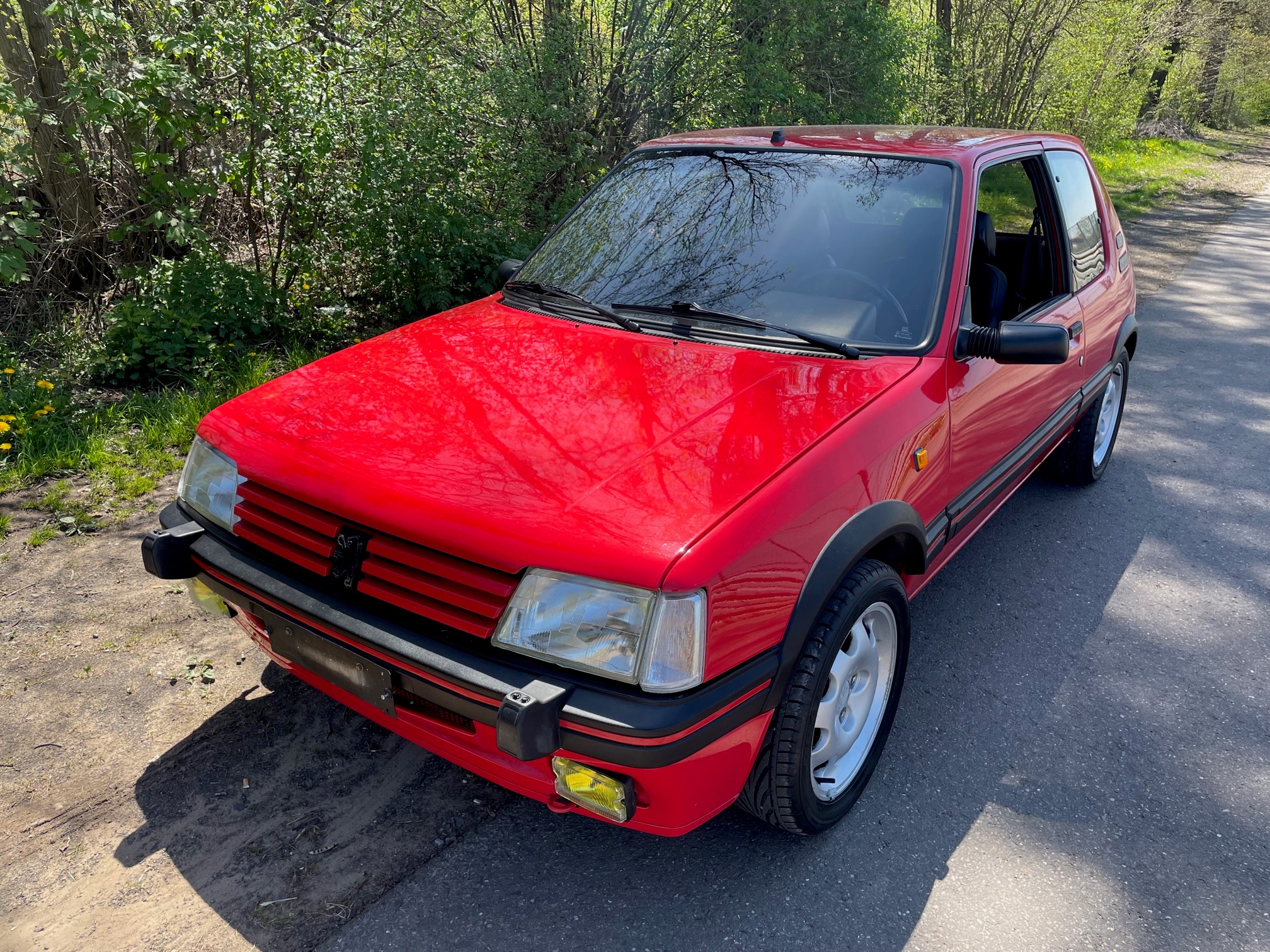 Peugeot 205 GTI 1 9 Petrolheads Benzin Im Kopf
